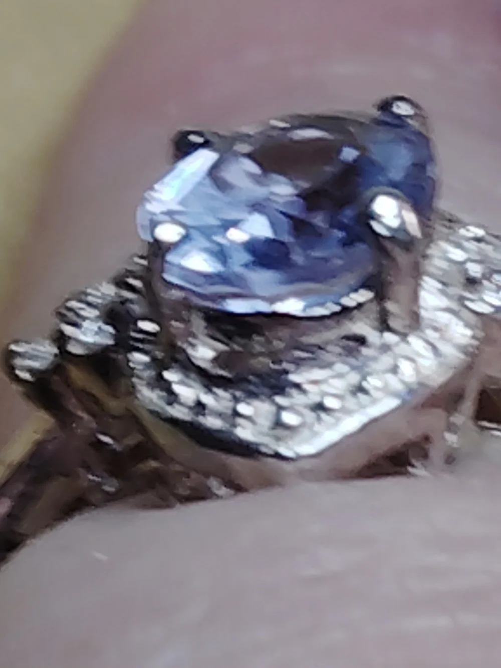 FLUORITE OVAL GEMSTONE AND SPARKLING ACCENTS OF MACASITE. STERLING RING. SIZE 5